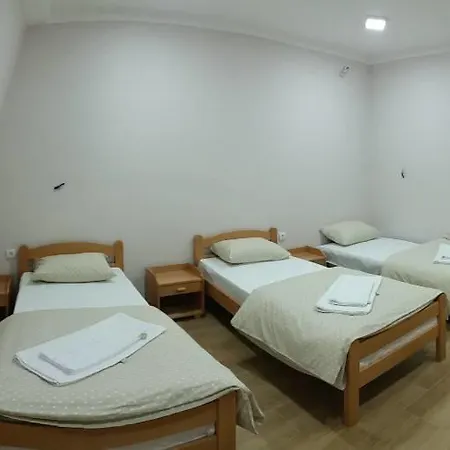 ゲストハウス Prenociste I Restoran Ihthis 3*