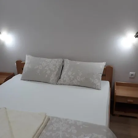 ゲストハウス Prenociste I Restoran Ihthis バイナ・バシュタ